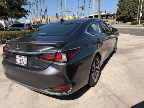 Used 2025 Lexus ES 300h w/ Accessory Package (Z1) FWD image 5