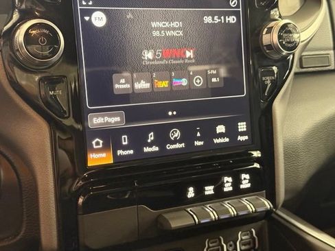 Used 2022 RAM 1500 Big Horn AWD/4WD image 16