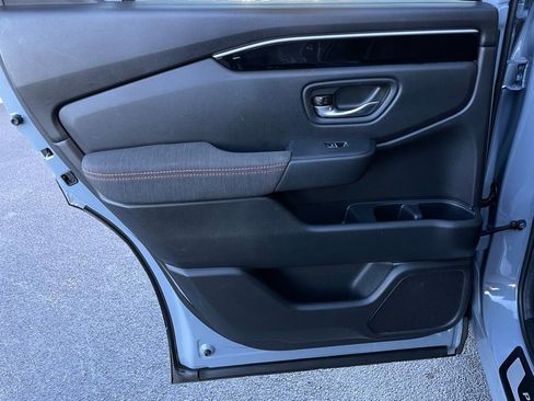 Certified 2025 Honda Pilot Sport image 37