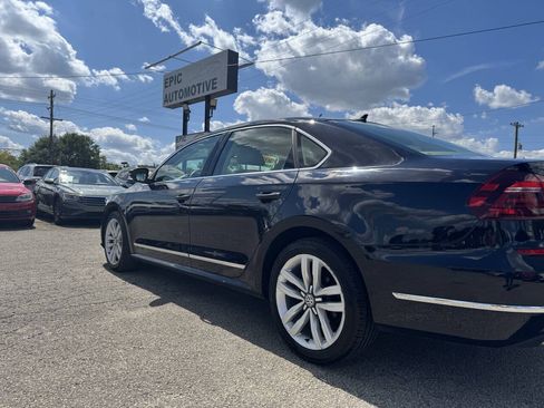 Used 2017 Volkswagen Passat 1.8T SEL Premium FWD image 5