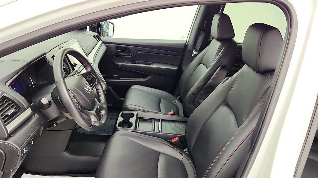 Used 2023 Honda Odyssey Sport image 13