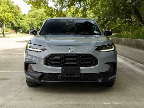 Used 2025 Honda HR-V Sport image 3