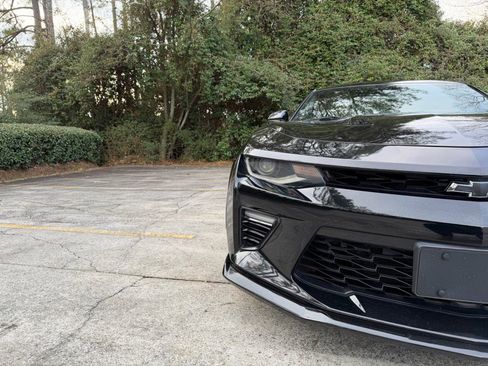 Used 2018 Chevrolet Camaro SS image 14