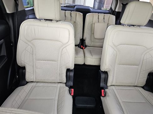Used 2017 Ford Explorer Platinum AWD/4WD image 25