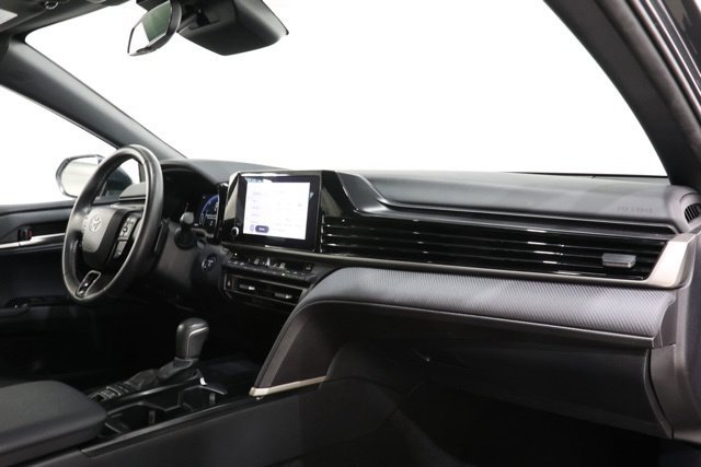 Used 2025 Toyota Camry SE FWD image 15