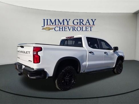 Used 2023 Chevrolet Silverado 1500 ZR2 w/ Technology Package image 3