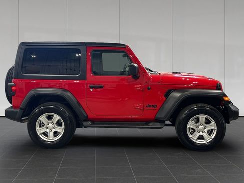 Used 2022 Jeep Wrangler Sport AWD/4WD image 6