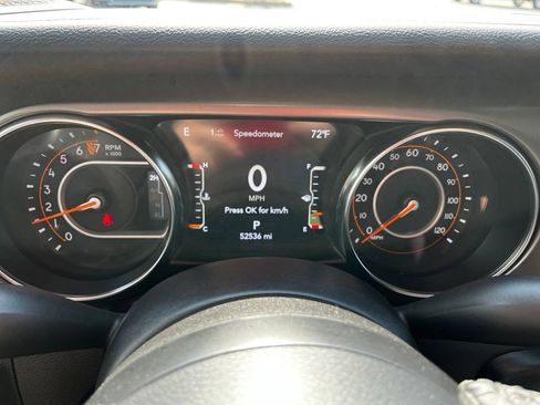 Used 2022 Jeep Gladiator Sport AWD/4WD image 14
