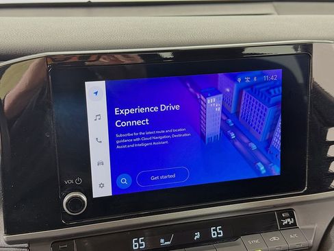 Used 2025 Toyota Camry LE image 30