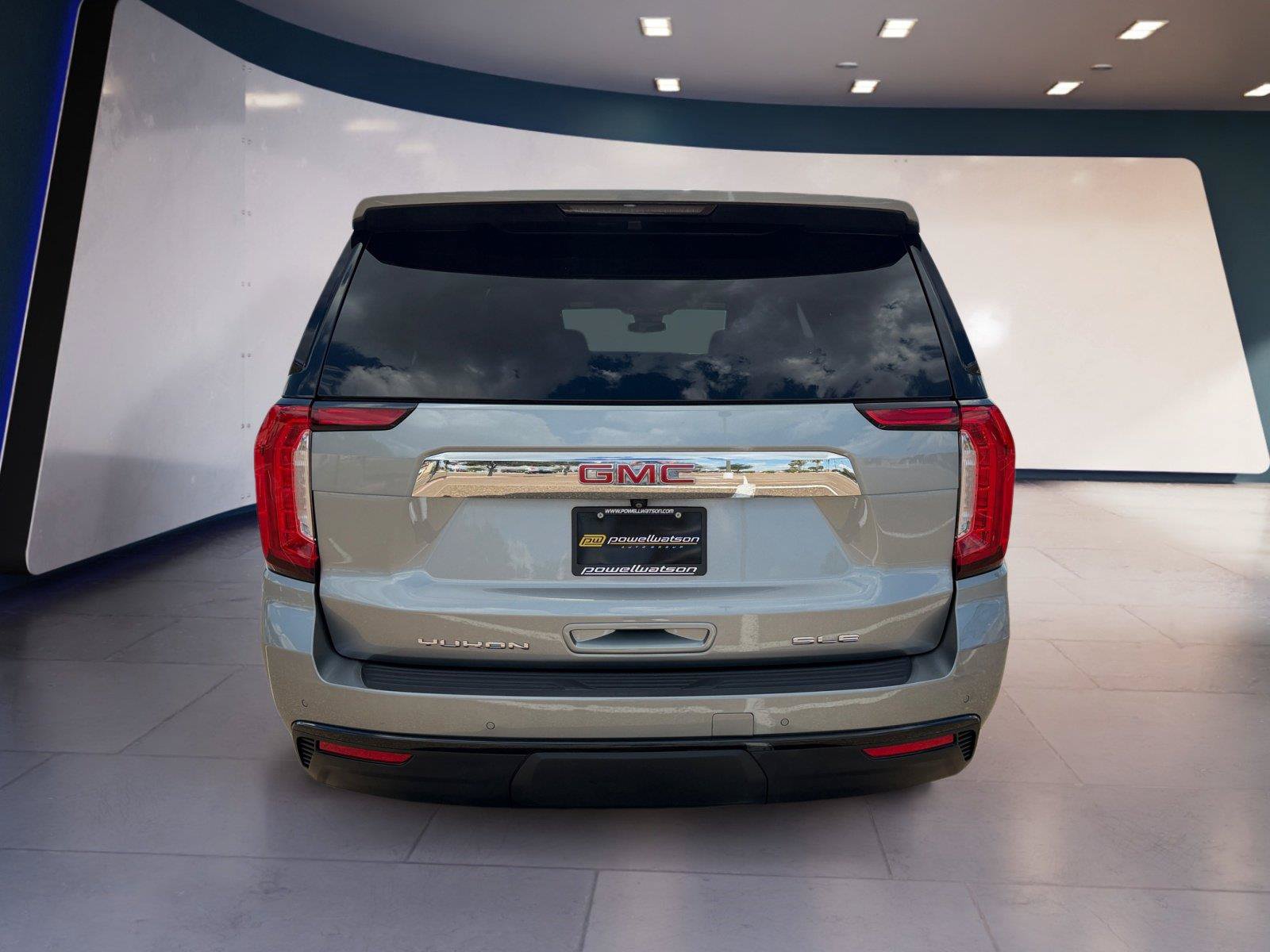 Used 2024 GMC Yukon XL SLE RWD image 4