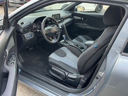 Used 2019 Hyundai Veloster 2.0 image 12