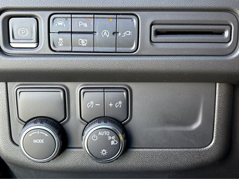 Used 2022 Chevrolet Tahoe LT w/ Luxury Package image 10