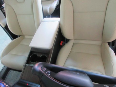 Used 2023 Tesla Model X AWD/4WD image 15