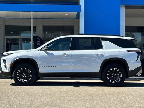 New 2026 Chevrolet Traverse Z71 w/ Enhanced Driving Package image 9