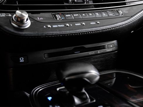 Used 2018 Lexus LS 500 image 24