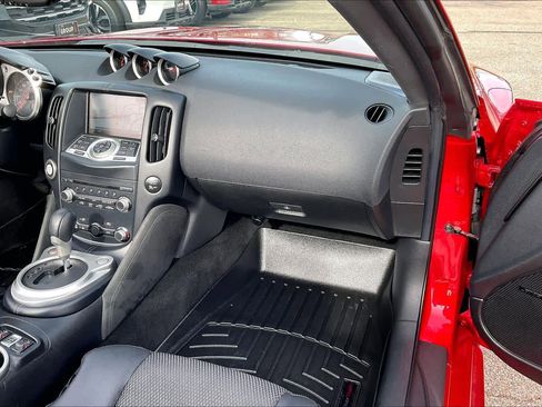 Used 2019 Nissan 370Z Touring Sport image 17