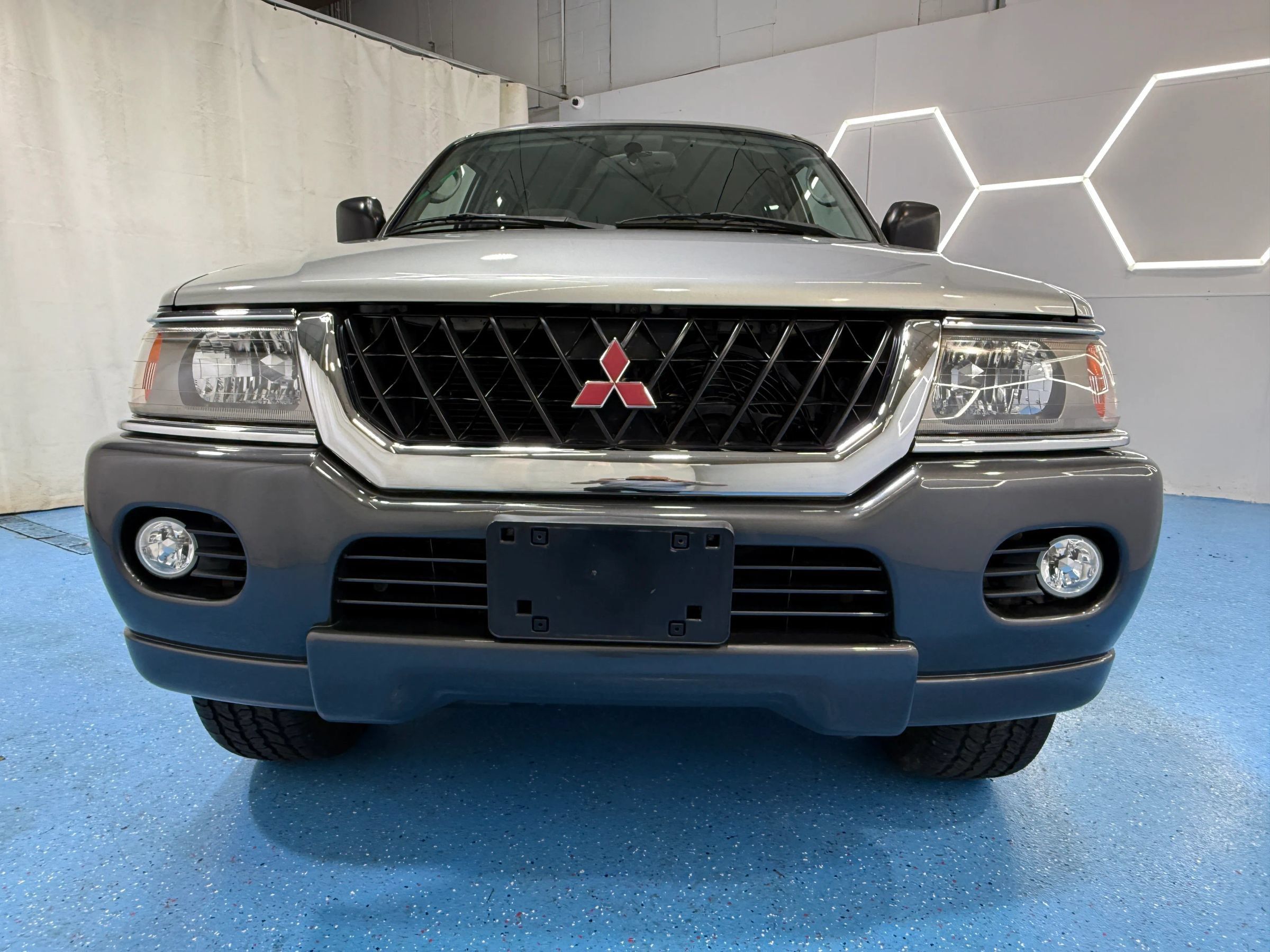 Used 2000 Mitsubishi Montero Sport XLS AWD/4WD image 9