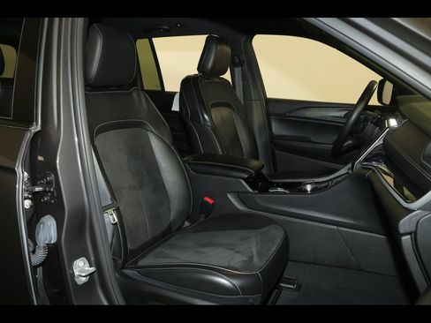 Used 2022 Jeep Grand Cherokee Altitude image 28