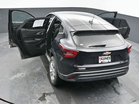 Used 2024 Chevrolet Trax LS image 58