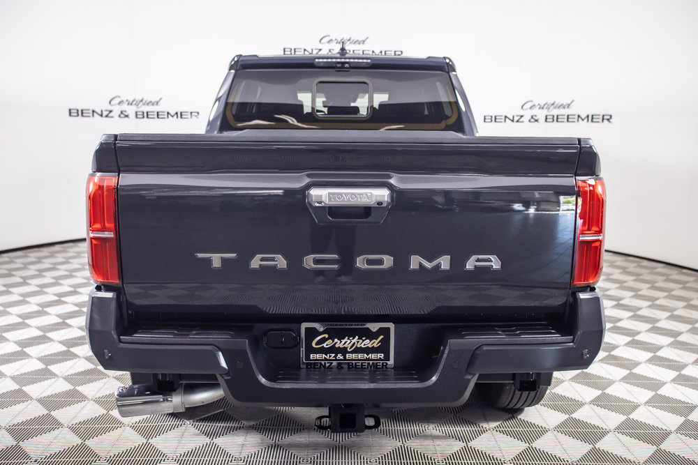 Used 2025 Toyota Tacoma Limited AWD/4WD image 7