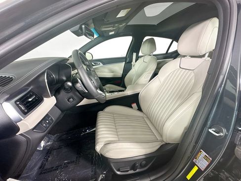 Used 2023 Genesis G70 2.0T w/ Sport Prestige Package RWD image 21