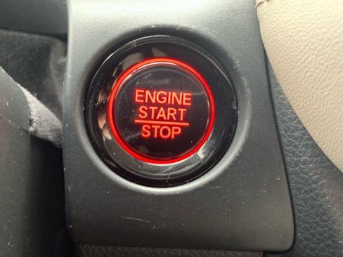 Certified 2024 Honda HR-V LX image 9