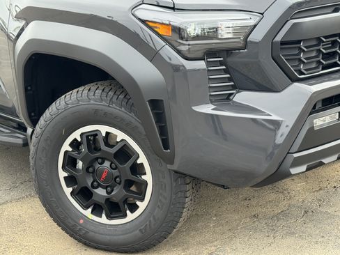 New 2026 Toyota Tacoma TRD Off-Road AWD/4WD image 10