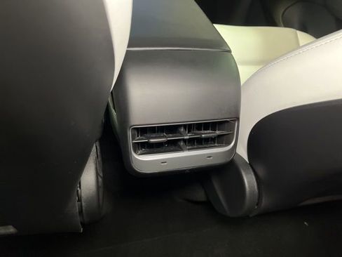 Used 2021 Tesla Model Y Long Range image 45