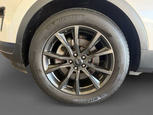 Used 2019 Ford Explorer XLT w/ Equipment Group 202A AWD/4WD image 16