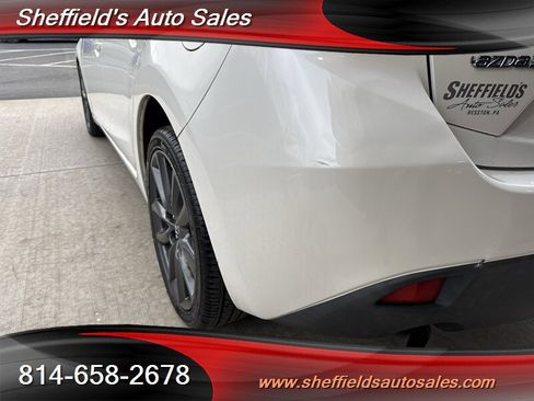 Used 2016 MAZDA MAZDA3 i Touring w/ Popular Equipment Package image 17