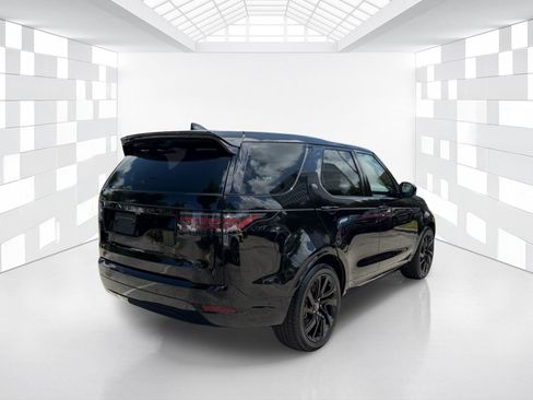 Used 2024 Land Rover Discovery Dynamic SE AWD/4WD image 7