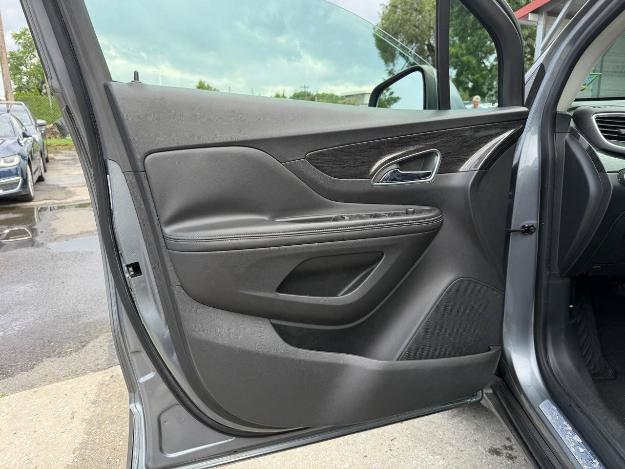 Used 2014 Buick Encore Convenience FWD image 14