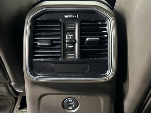 Used 2017 Porsche Macan S image 39