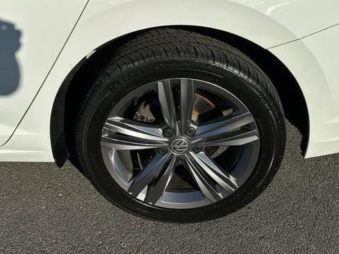 Used 2019 Volkswagen Jetta R-Line image 11