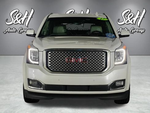 Used 2017 GMC Yukon Denali w/ Open Road Package AWD/4WD image 28