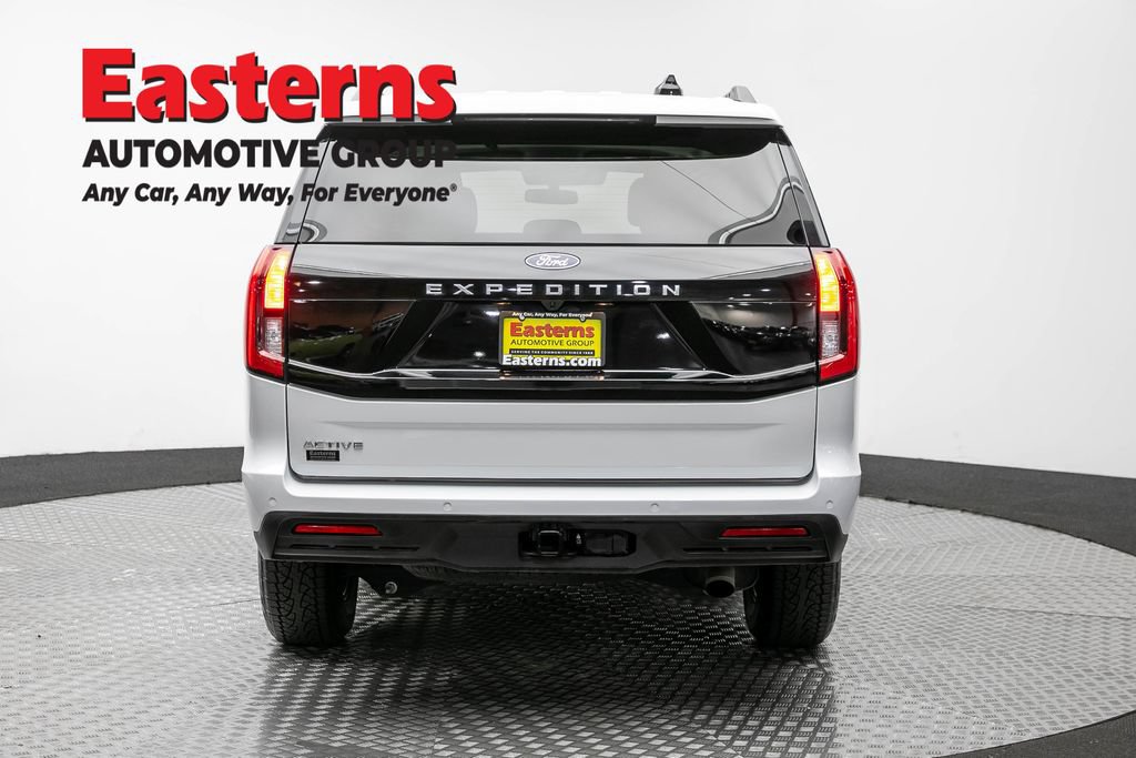 Used 2025 Ford Expedition Active AWD/4WD image 7