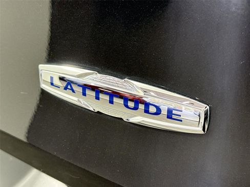 Used 2016 Jeep Cherokee Latitude image 11