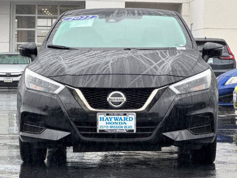 Used 2022 Nissan Versa SR image 8