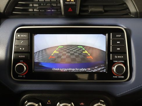 Used 2023 Nissan Versa SV image 38