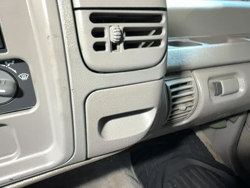 Used 1995 GMC Yukon SLE image 39