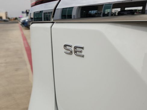 Certified 2025 Volkswagen Atlas SE FWD image 10