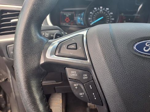 Used 2018 Ford Edge Titanium w/ Ford Safe & Smart Package image 27