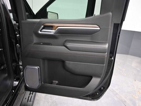Used 2025 Chevrolet Silverado 1500 High Country w/ Midnight Edition AWD/4WD image 23