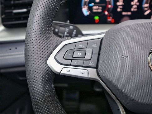 New 2026 Volkswagen Tiguan SE R-Line AWD/4WD image 24