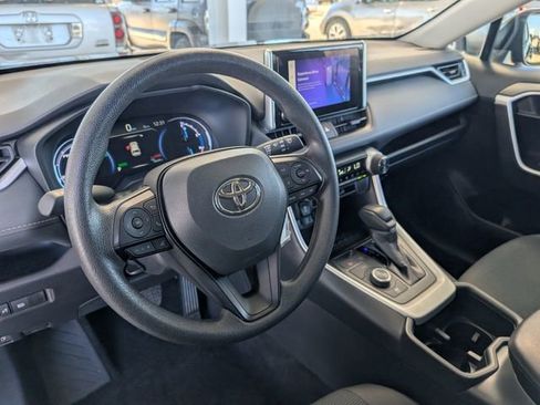Used 2025 Toyota RAV4 LE image 9