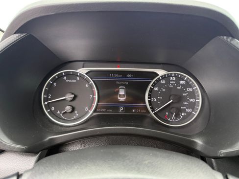 Used 2022 Nissan Sentra SR w/ SR Premium Package FWD image 11