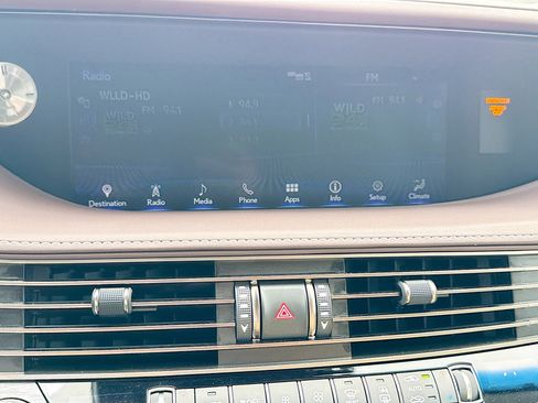 Used 2018 Lexus LS 500 w/ Luxury Package RWD image 30