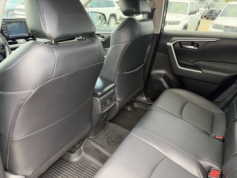 Used 2022 Toyota RAV4 XLE Premium FWD image 28