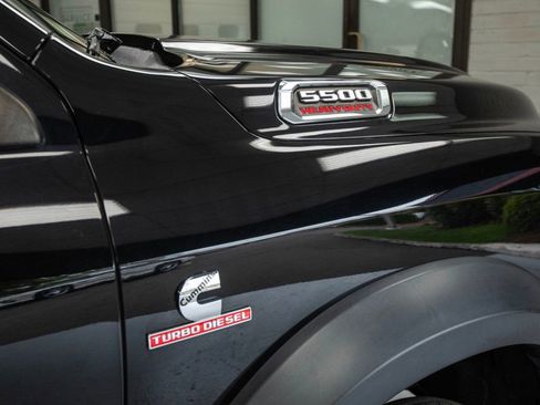 Used 2022 RAM 5500 SLT w/ Quick Order Package 2YG SLT RWD image 9