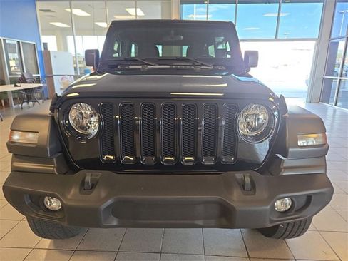 Used 2022 Jeep Wrangler Unlimited Sport image 3